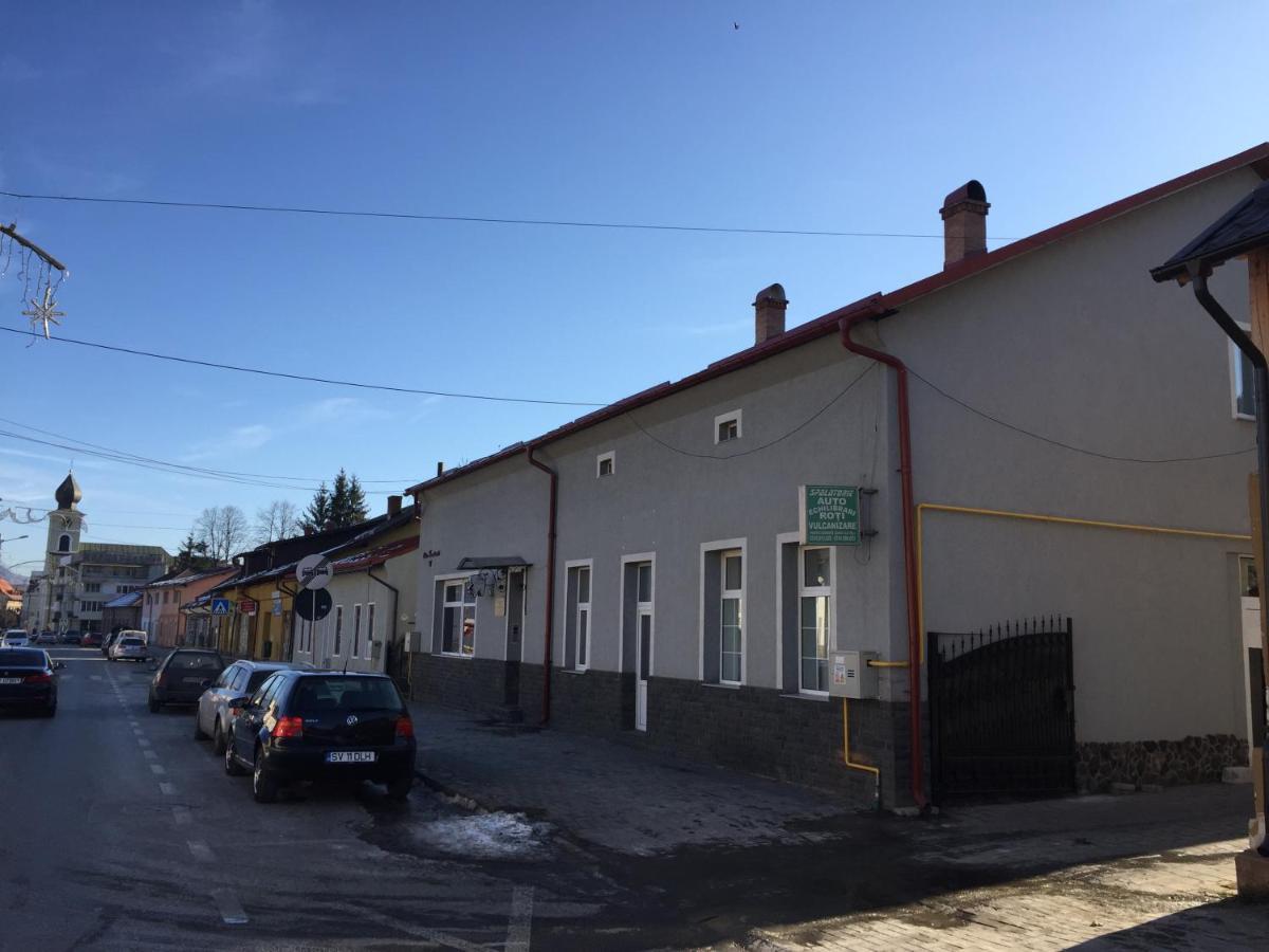 Apartamento Alpine Loft Câmpulung Moldovenesc Exterior foto